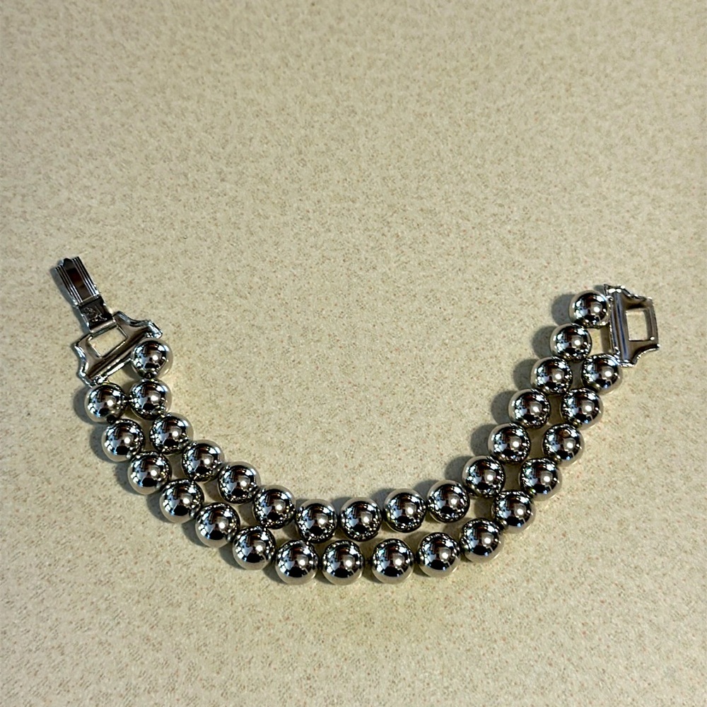 Vintage Coro silver tone bead two strand bracelet chain strung (761)